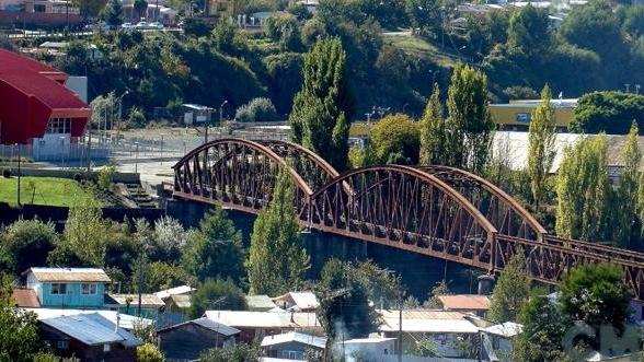 Puente Ferroviario sobre el río Chol Chol