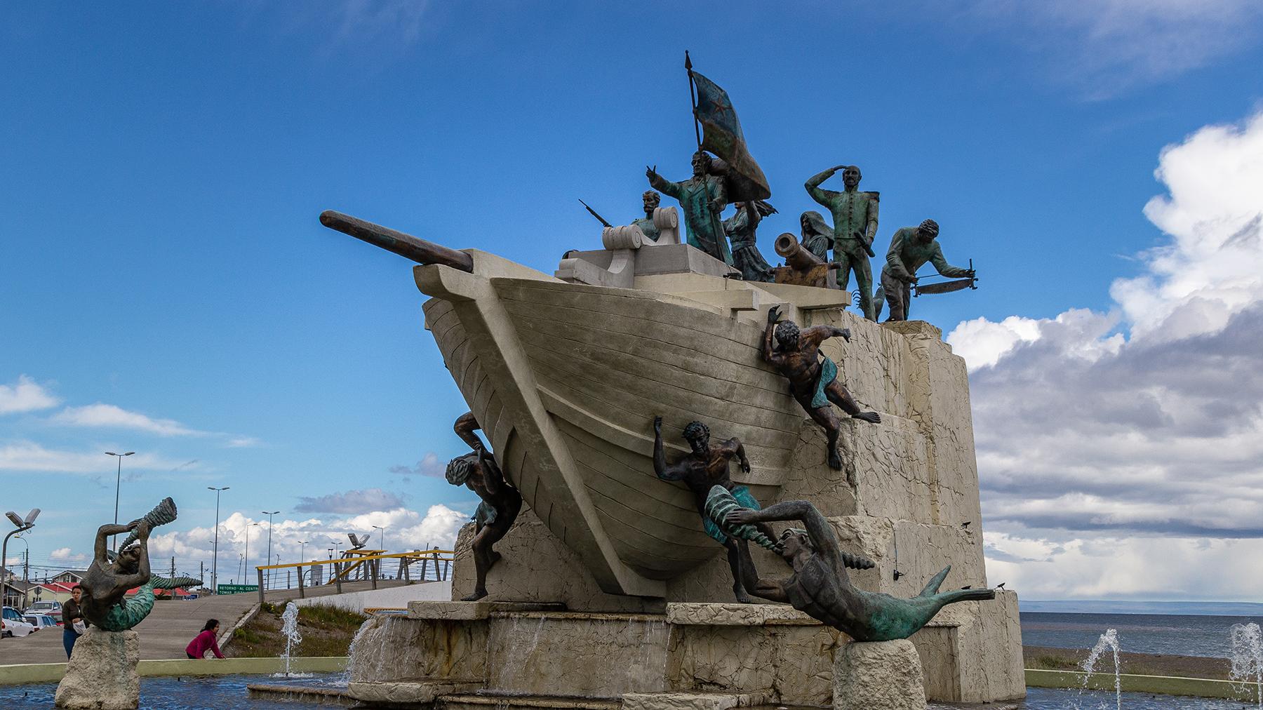 Imagen del monumento Monumento a los Tripulantes de la Goleta Ancud