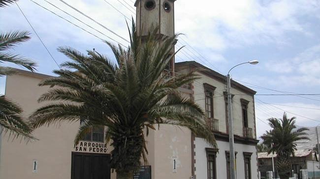 Imagen del monumento Iglesia de Pisagua y su edificio paredaño