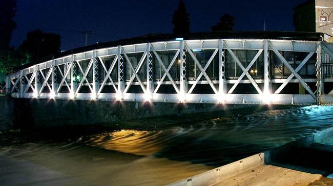 Imagen del monumento Cuatro puentes metálicos sobre el río Mapocho