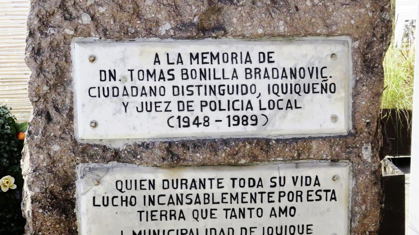 Imagen del monumento A La memoria De Don Tomás Bonilla Bradmovic