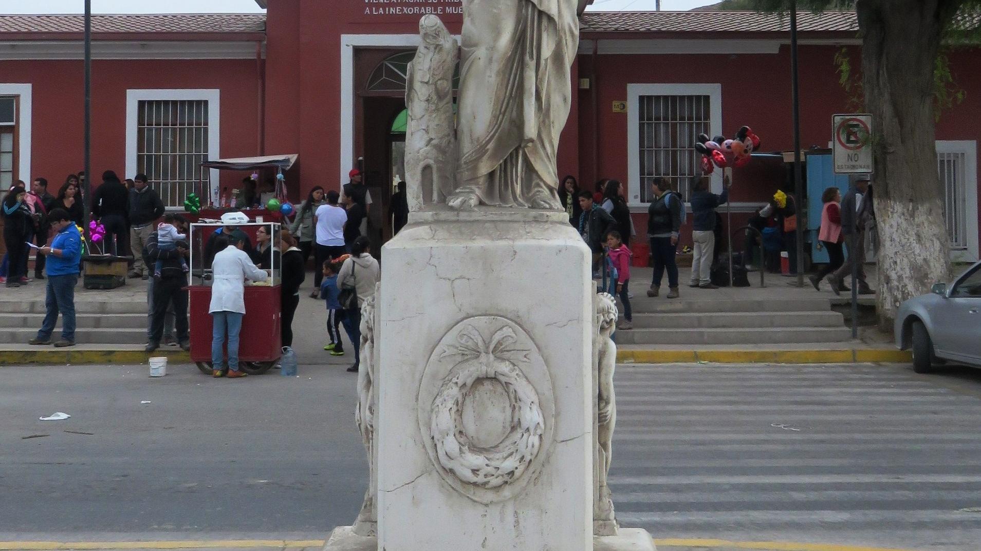 Imagen del monumento Lloradora del Cementerio Municipal