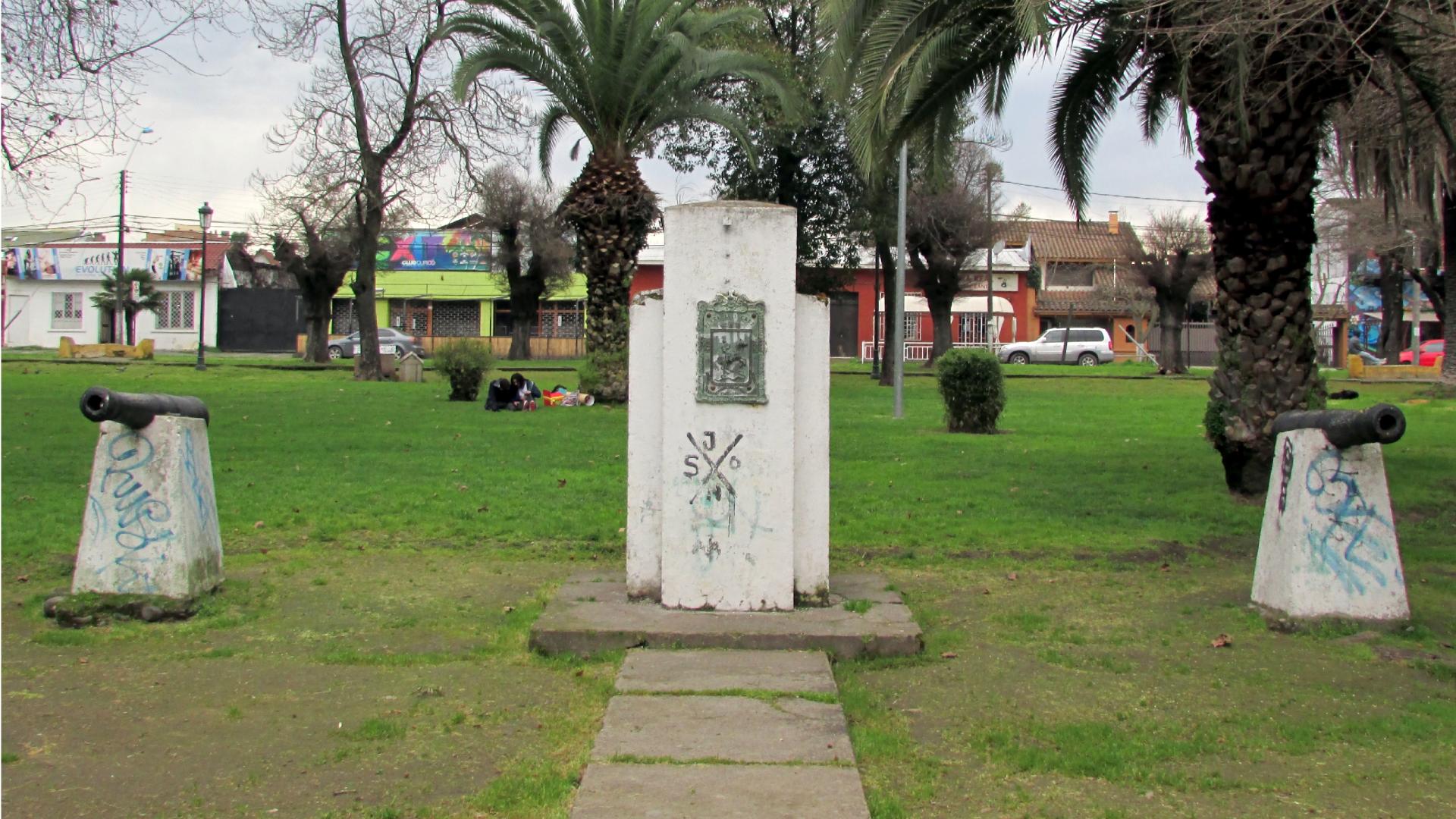 Imagen del monumento PLaza Luis Cruz Martínez