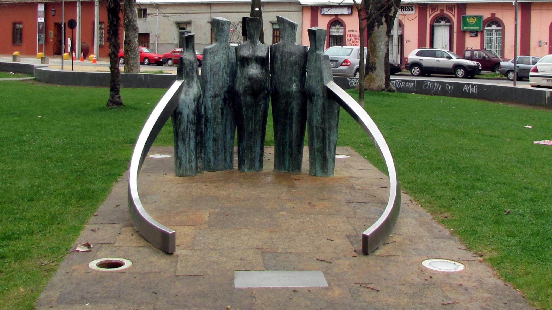 Imagen del monumento Hombre y EspueLa: Tradición y Cultura De La Comuna De Linares