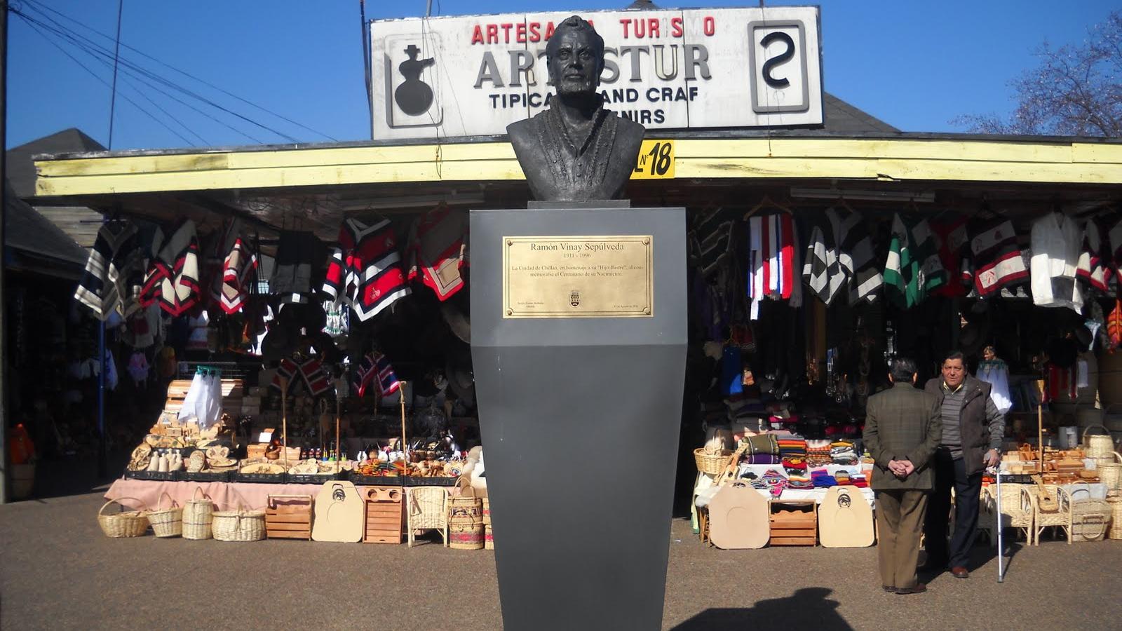 Imagen del monumento Ramón Vinay Sepúlveda