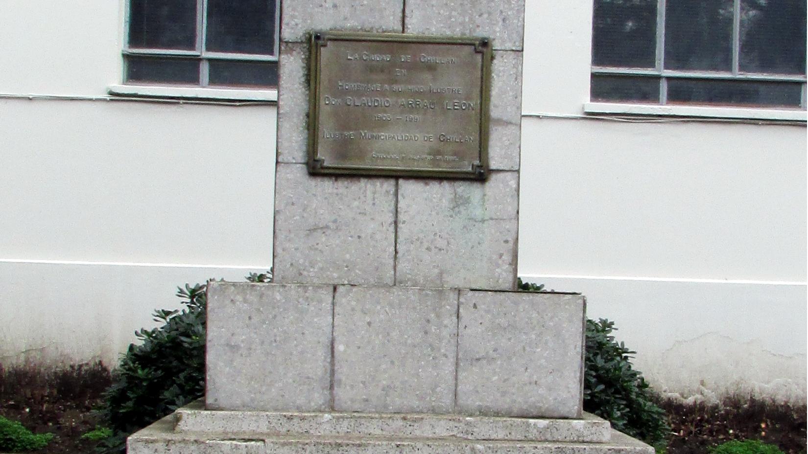 Imagen del monumento CLaudio Arrau