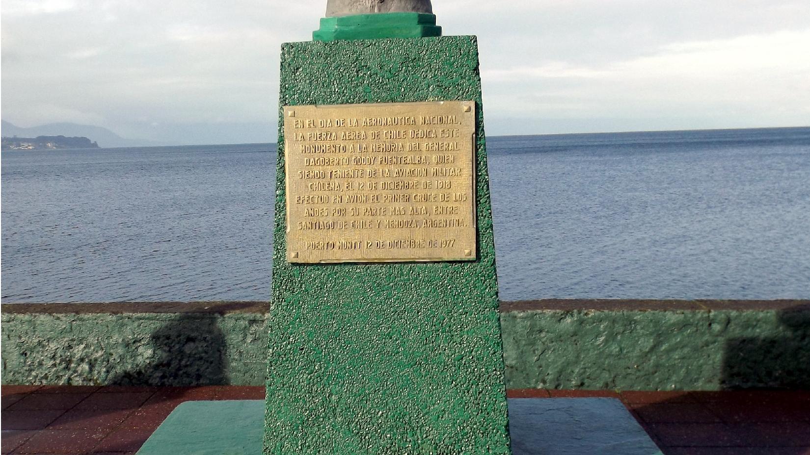 Imagen del monumento Dagoberto Godoy