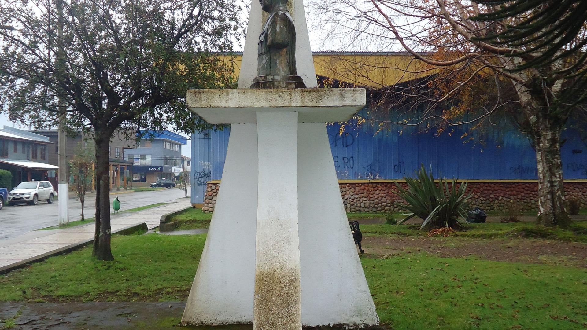 Imagen del monumento Arturo Merino Benítez
