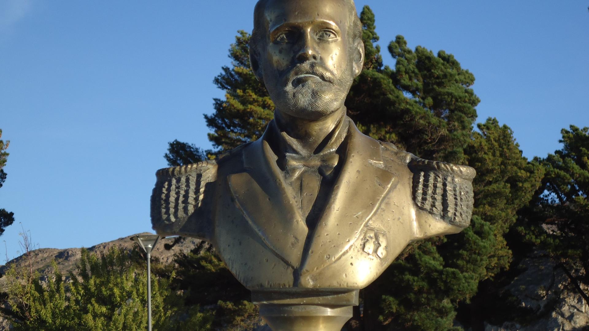 Imagen del monumento Arturo Prat Chacón