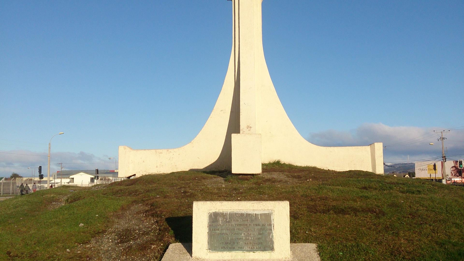 Imagen del monumento A San Juan Bosco