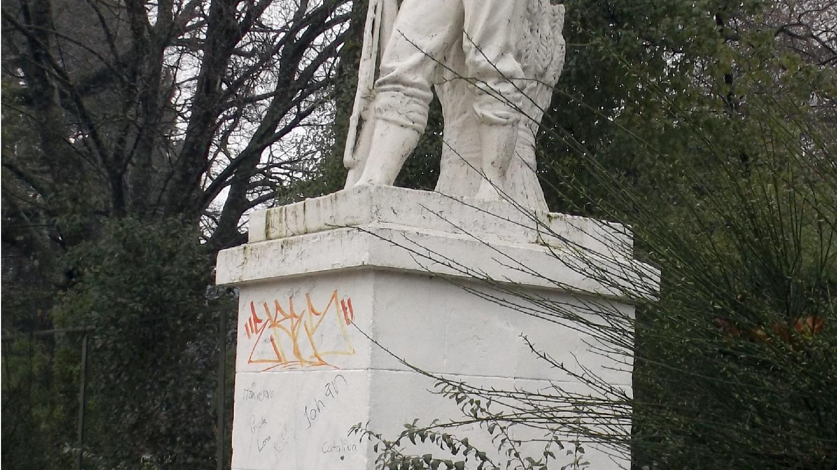 Imagen del monumento Roto Chileno