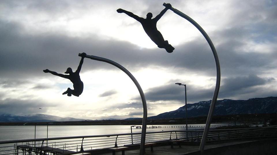Imagen del monumento Amores de viento en Natales