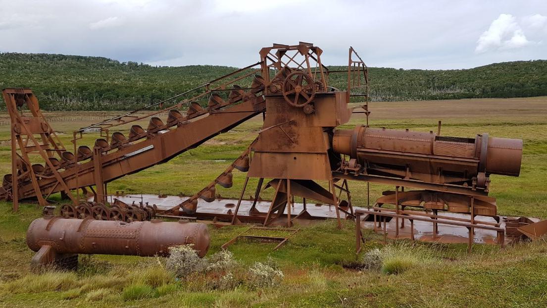 Imagen del monumento Draga aurífera existente en Russfin
