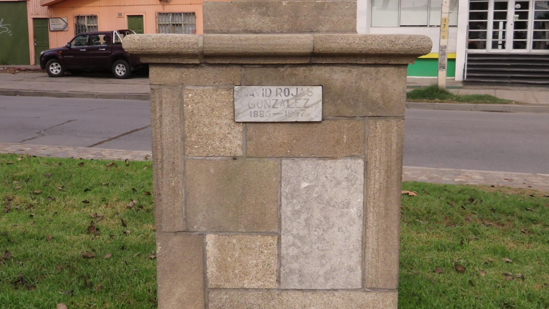 Imagen del monumento David Rojas González