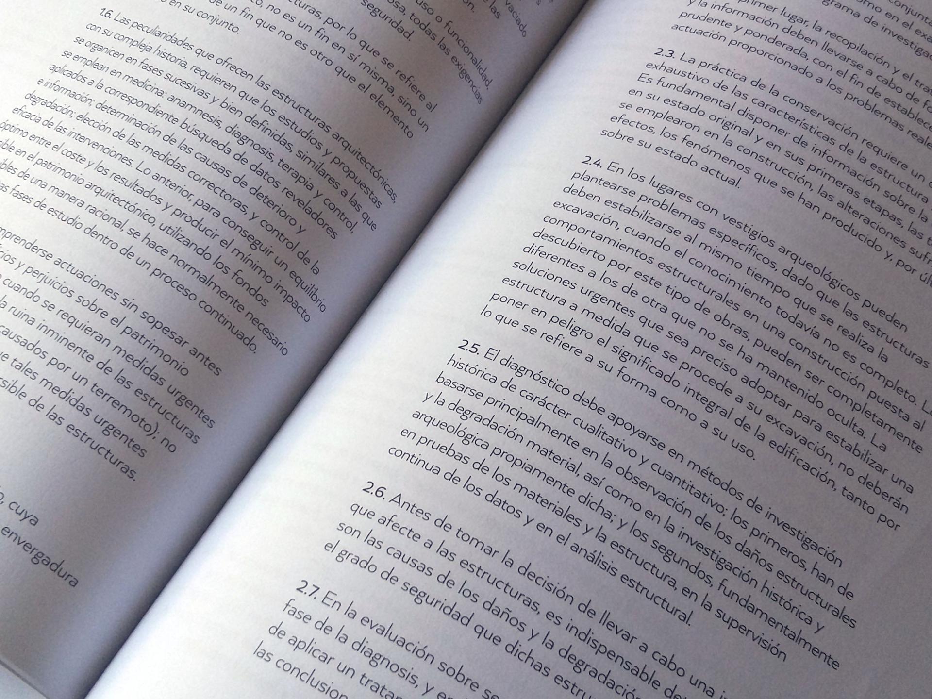 Imagen de Lanzamiento publicación "Cuaderno del Consejo de Monumentos Nacionales N°111: Documentos de Icomos"