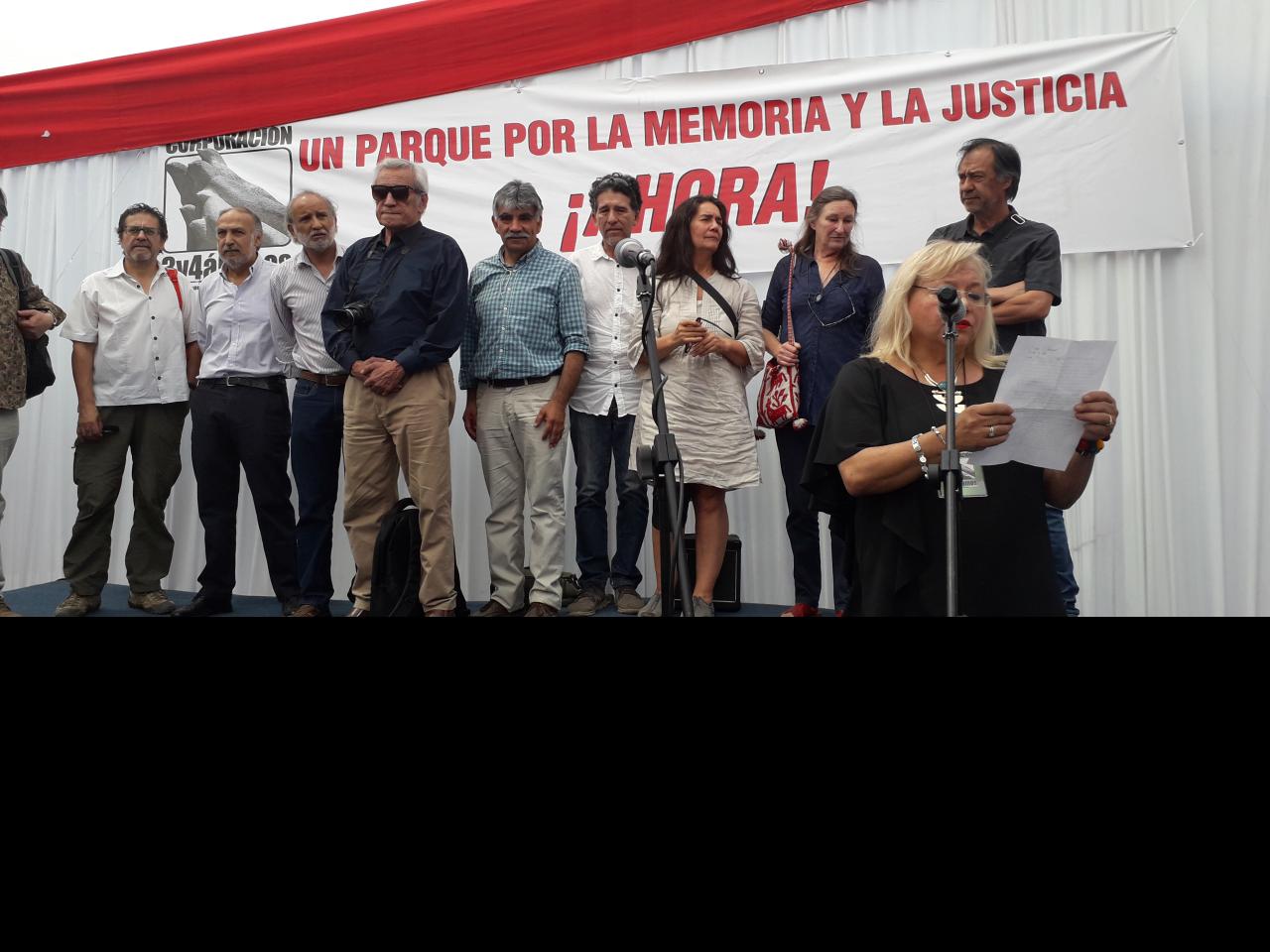 Imagen de Instalan placa identificatoria en campo de prisioneros políticos “3 y 4 Álamos”