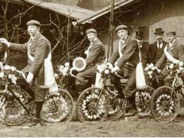 Imagen de Cien años de historia salen al encuentro de los pasajeros del Metro