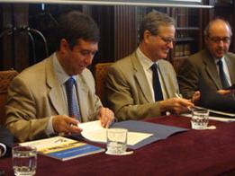 Imagen de Sellan convenio para establecer una norma para el adobe en construcciones patrimoniales