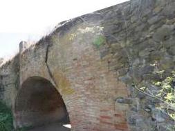 Imagen de Vecinos buscan proteger puente colonial del Canal San Carlos