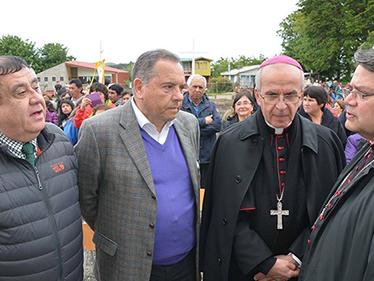 Imagen de Entregan a la comunidad restauración de la Iglesia de Chelín en Chiloé