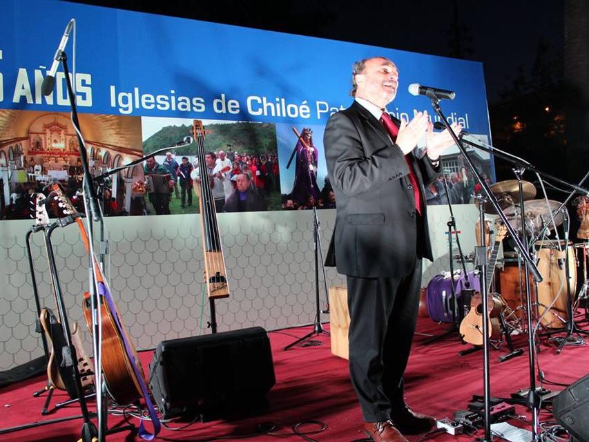 Imagen de Con espectáculo tridimensional DIBAM celebró 15 años de Iglesias de Chiloé como Patrimonio de la Humanidad