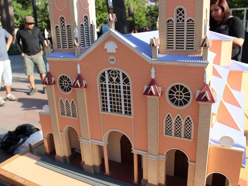 Imagen de Con espectáculo tridimensional DIBAM celebró 15 años de Iglesias de Chiloé como Patrimonio de la Humanidad