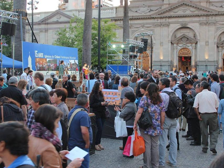 Imagen de Con espectáculo tridimensional DIBAM celebró 15 años de Iglesias de Chiloé como Patrimonio de la Humanidad