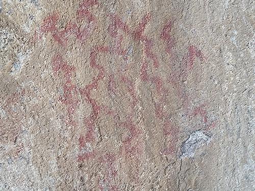 Imagen de CMN constata estado de conservación de pintura rupestre y Capilla de Mármol en la Región de Aysén