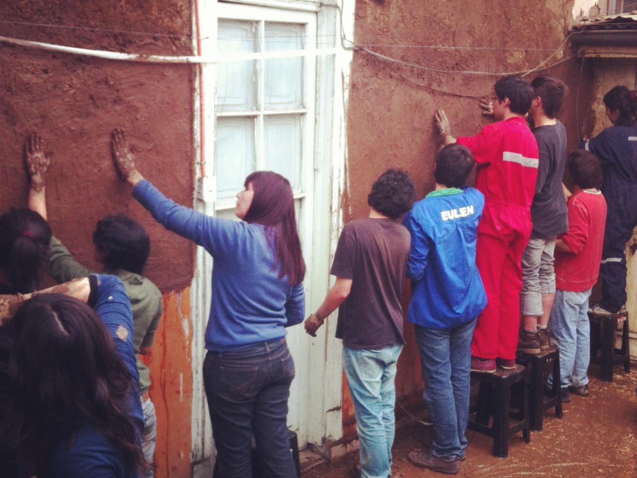Imagen de Trabajos voluntarios y Fiesta del Adobe en Canela durante enero