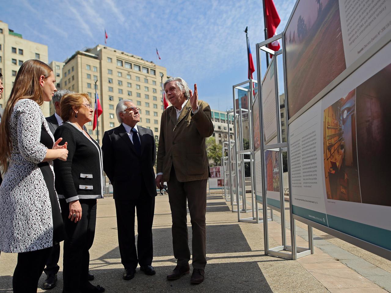 Imagen de Presidenta Bachelet inaugura exposición con 19 Sitios de Memoria como categoría de Monumentos Nacionales