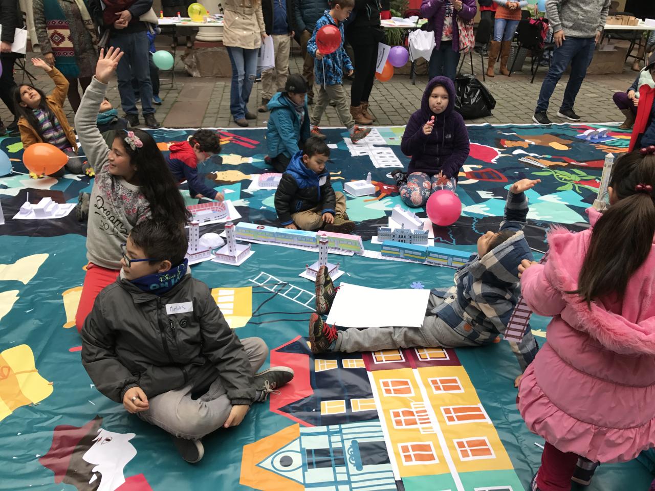 Imagen de Niñas y Niños reconstruyeron Monumentos en papel y convocan a nuevo Día del Patrimonio