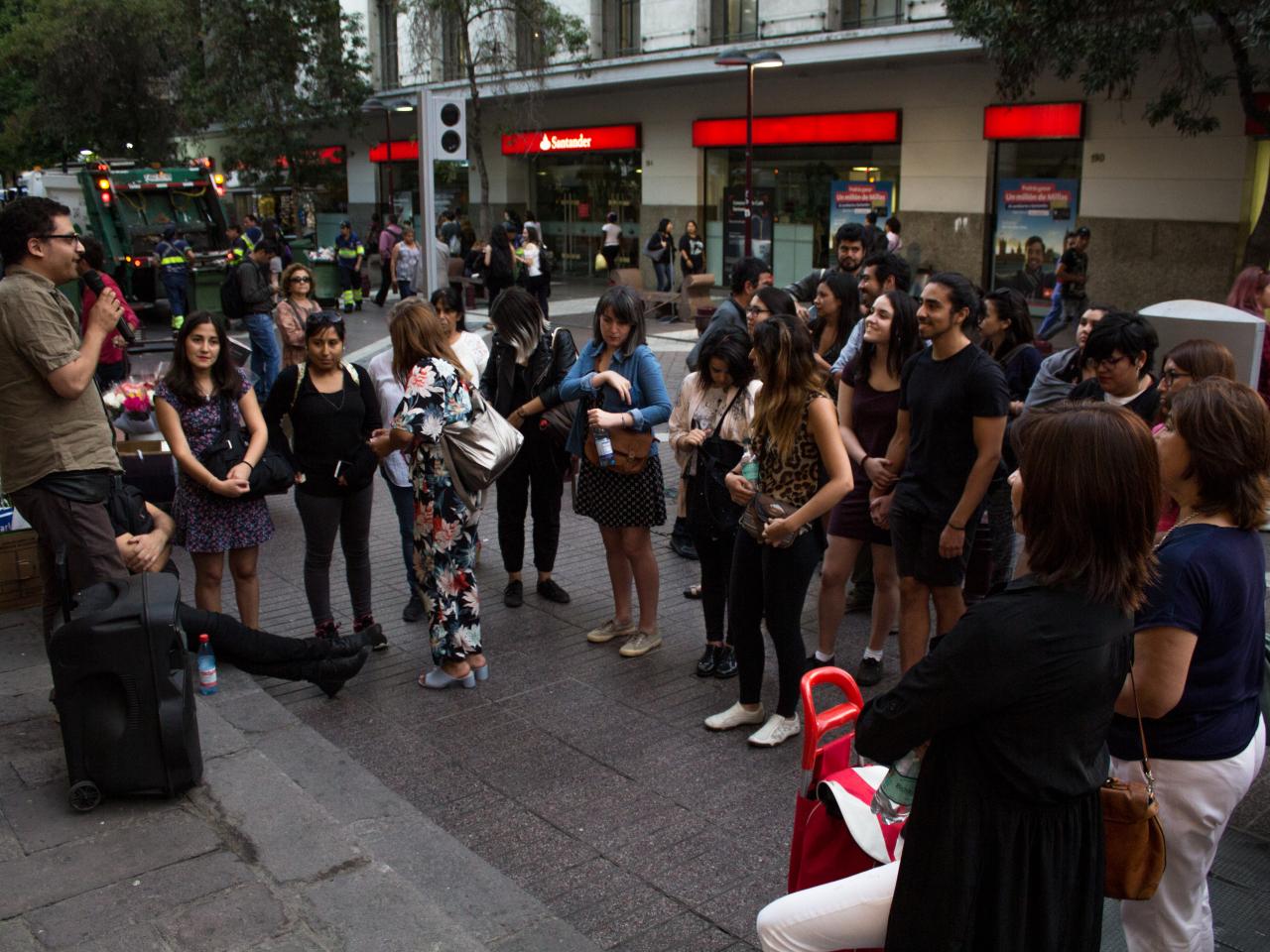 Imagen de Ruta de las memorias de las mujeres recorrió Santiago