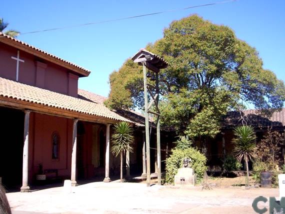 Imagen del monumento Capilla con sus corredores adyacentes del Hospital San Juan de Dios de Chillán