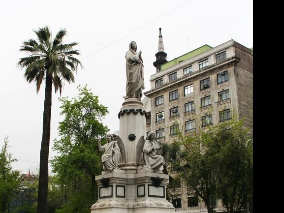 Imagen del monumento Edificio del Congreso Nacional y los jardines que le rodean