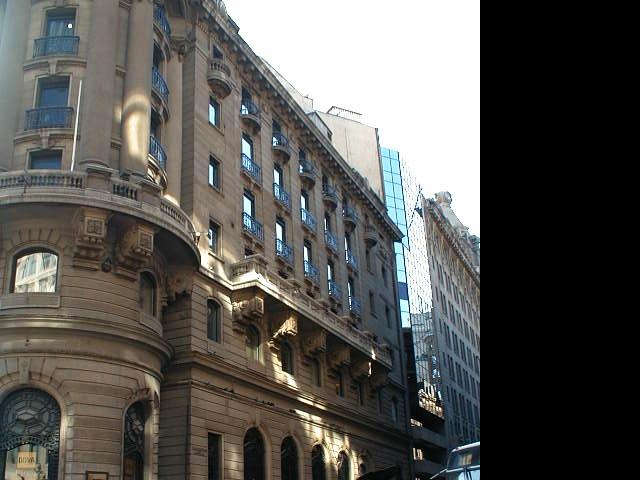 Imagen del monumento Edificio del Banco de Santiago (ex hotel Mundial)