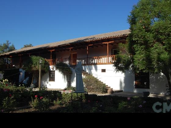 Imagen del monumento Casa de Lo Matta y los terrenos adyacentes