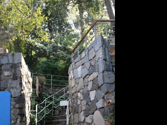 Imagen del monumento Casa de Pablo Neruda, ubicada en calle Fernando Márquez de la Plata N°019