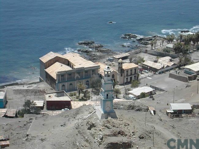Imagen del monumento Iglesia de Pisagua y su edificio paredaño