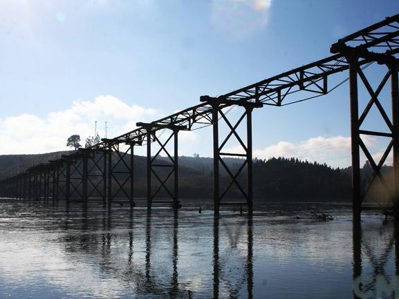 Imagen del monumento Puente viejo sobre el Río Itata