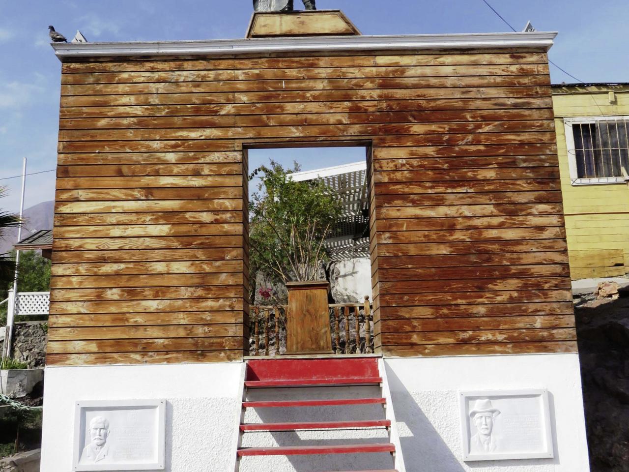 Imagen del monumento Homenaje A Los 100 Años De La Masacre De La Escuela Santa María