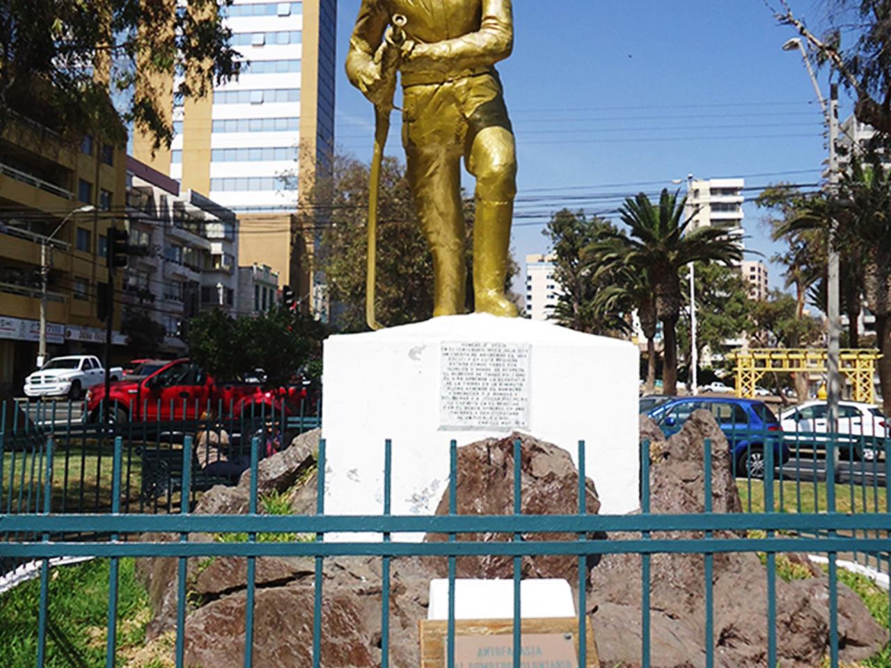 Imagen del monumento Al Bombero
