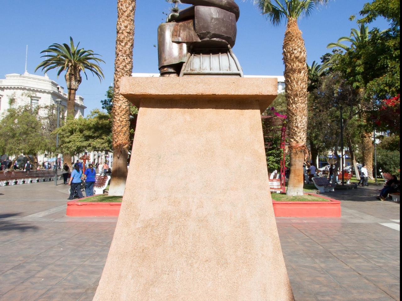 Imagen del monumento Monseñor Luis Silva Lezaeta
