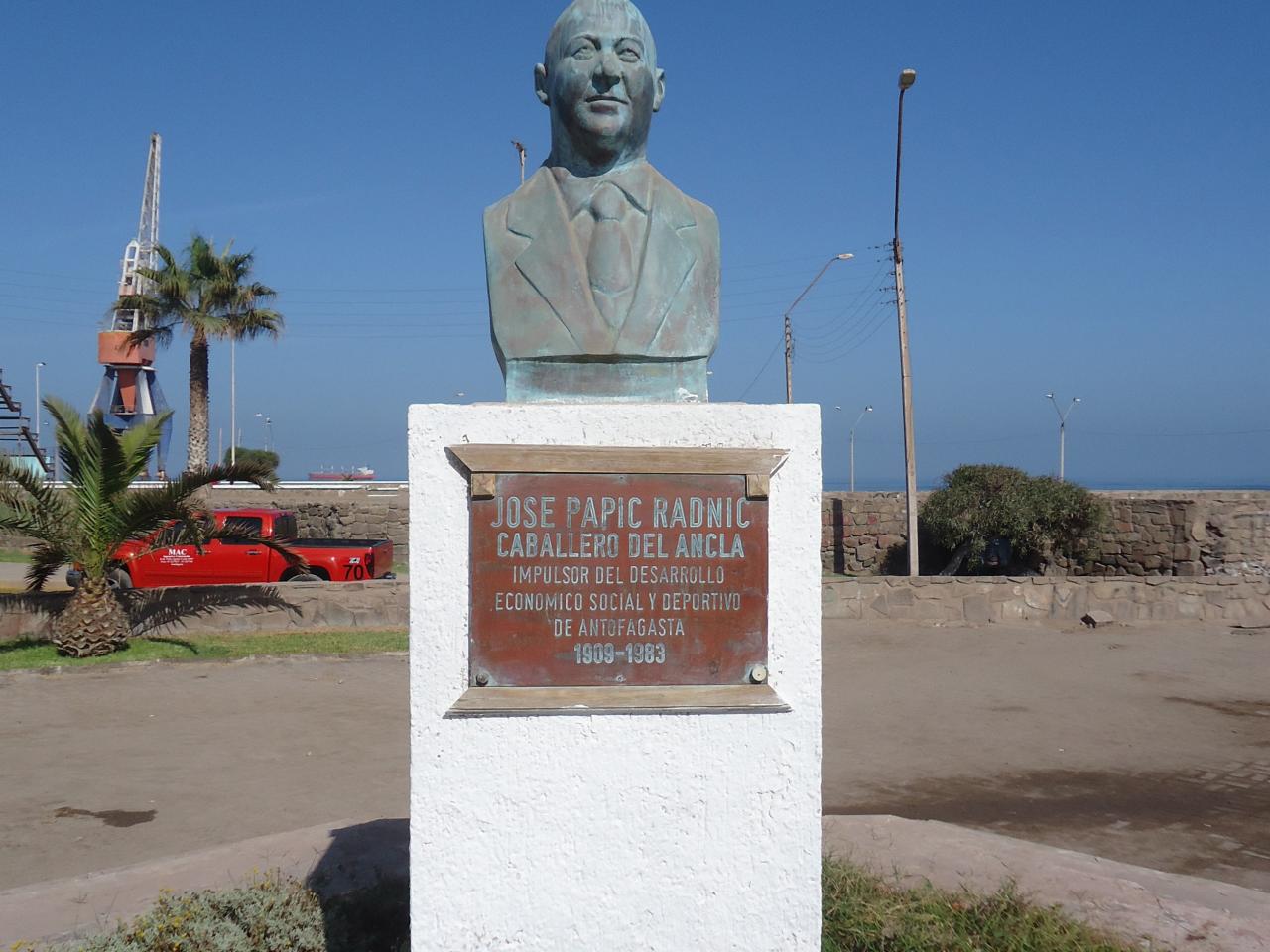 Imagen del monumento Jose Papic Radnic Caballero Del Ancla