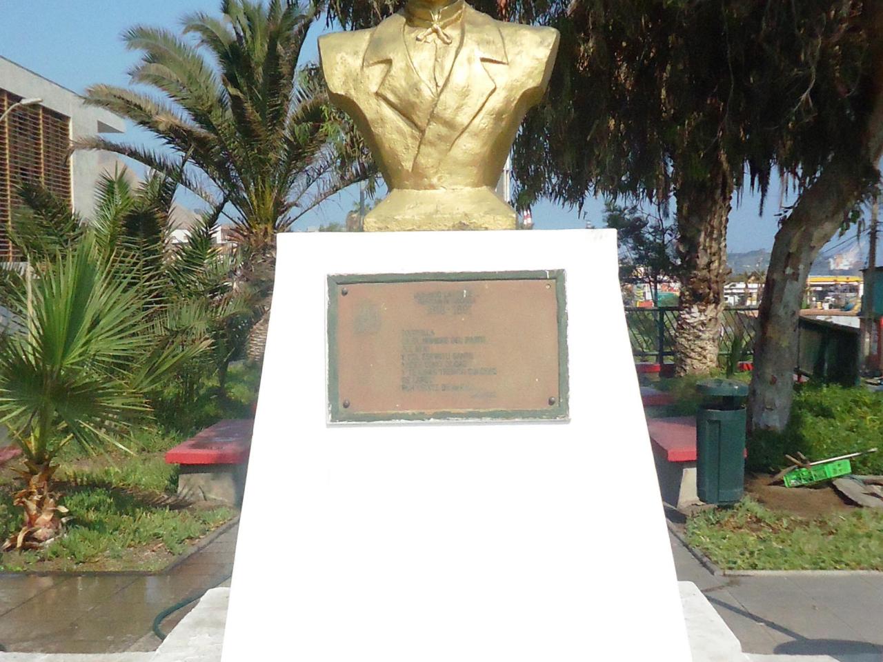 Imagen del monumento Domingo Latrille Fundador De TocopilLa