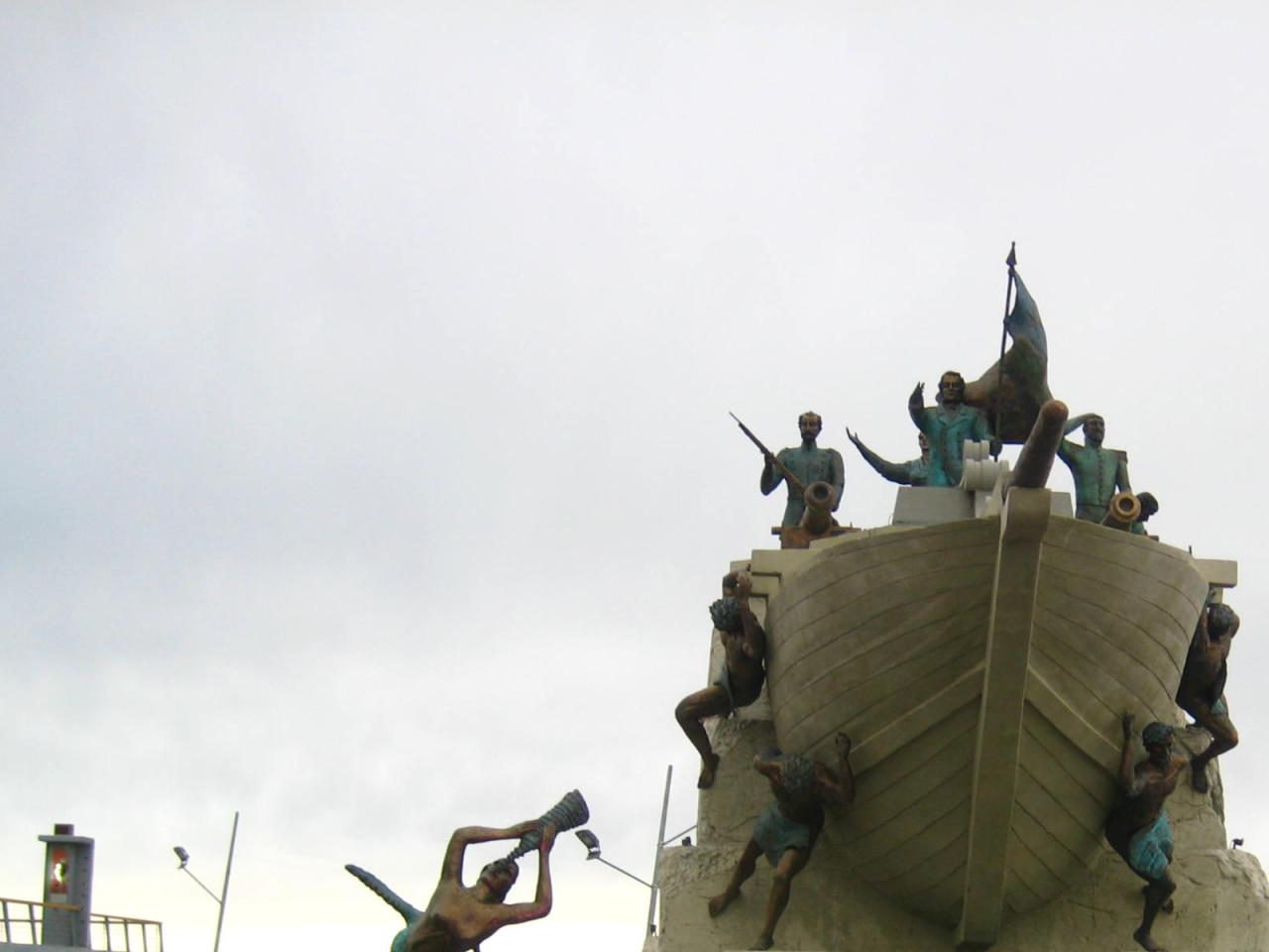 Imagen del monumento Momumento TripuLantes Goleta Ancud