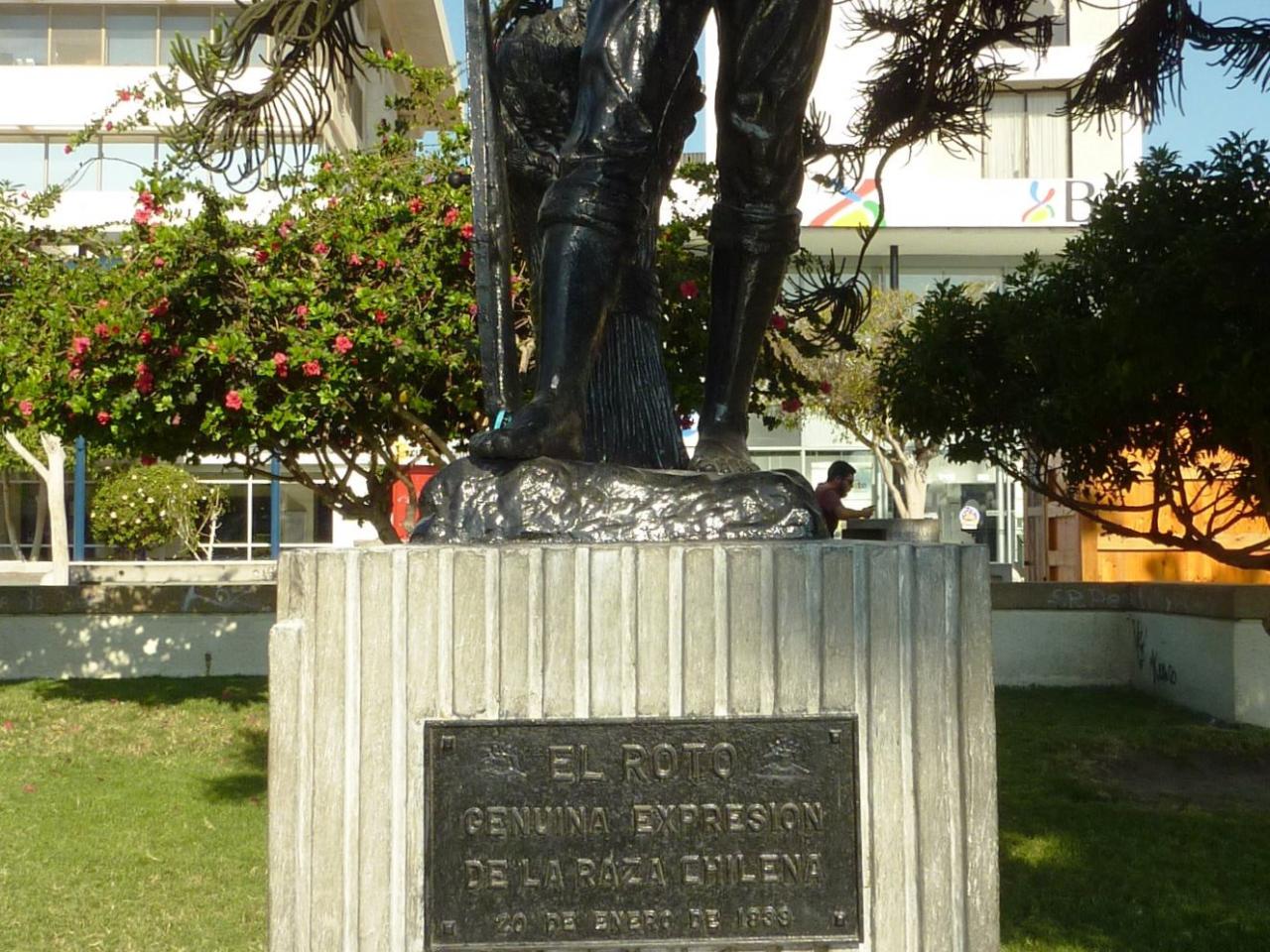 Imagen del monumento El Roto Chileno