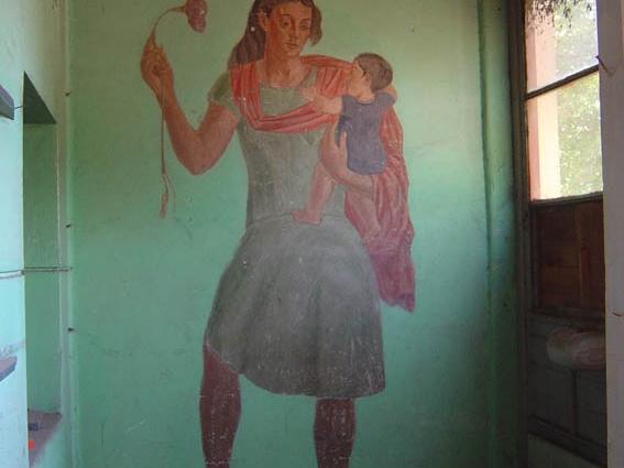 Imagen del monumento &amp;quot;Exaltación de los trabajadores&amp;quot; de la ex Escuela Rebeca