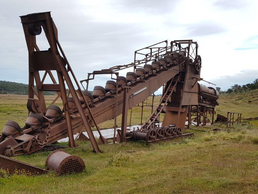 Imagen del monumento Draga aurífera existente en Russfin