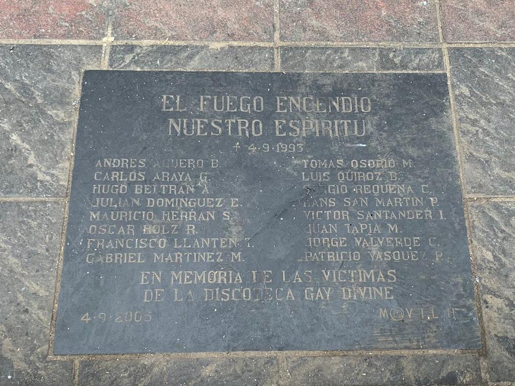 Imagen del monumento A las víctimas del incendio de la discoteca gay Divine