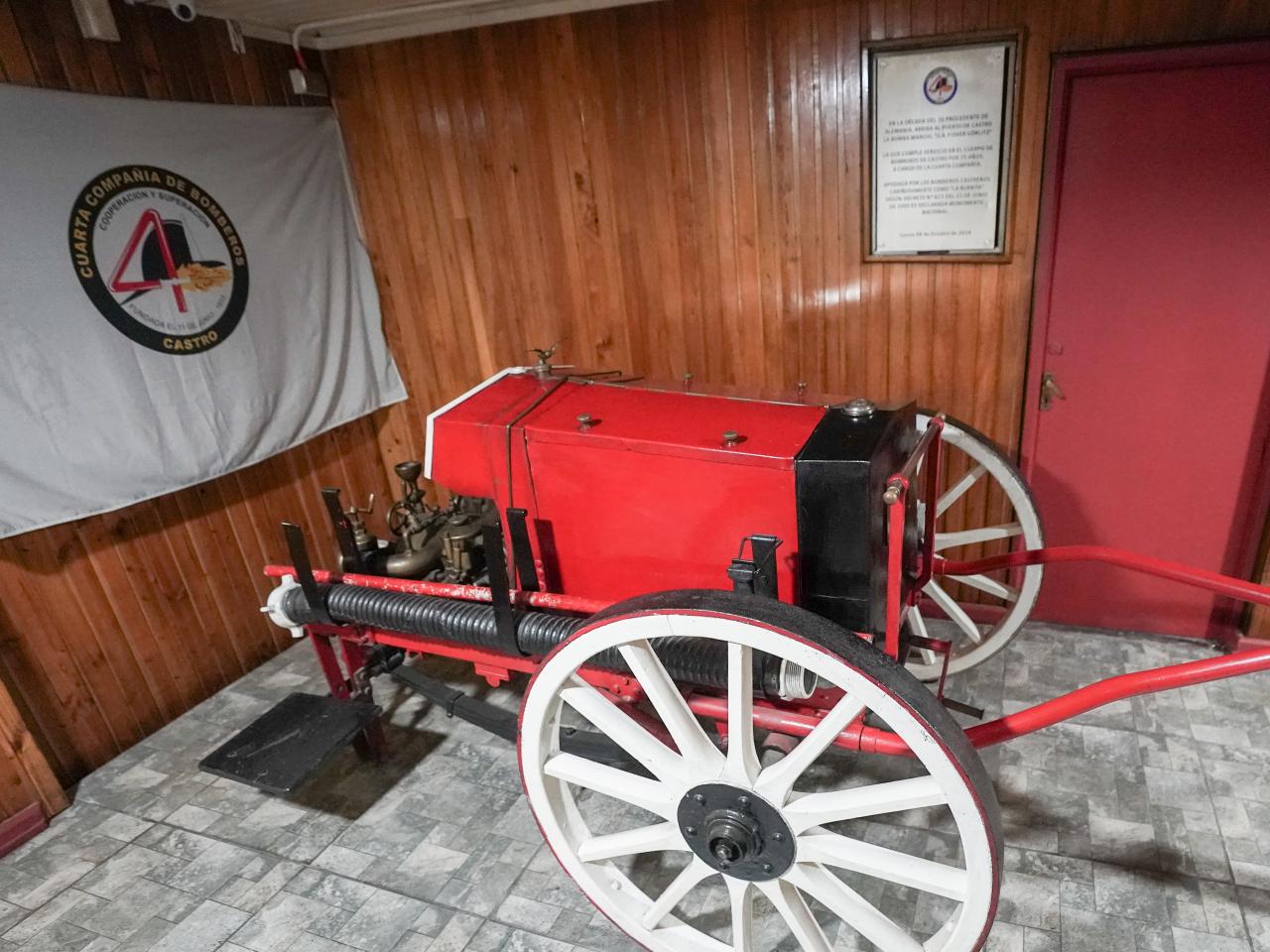 Imagen del monumento Reliquias bomberiles pertenecientes a los Cuerpos de Bomberos de Castro